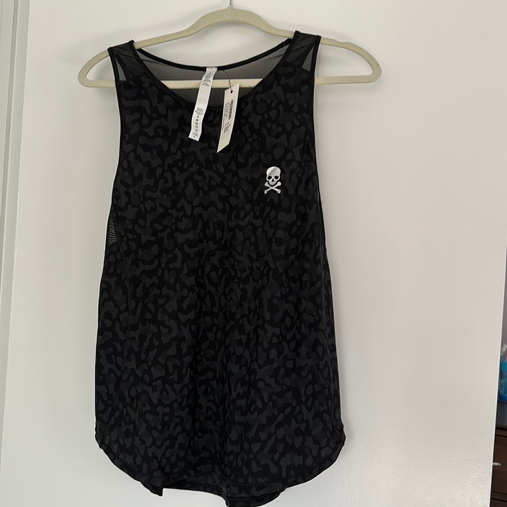 Lululemon collab with Soul Cycle black camo never worn workout top